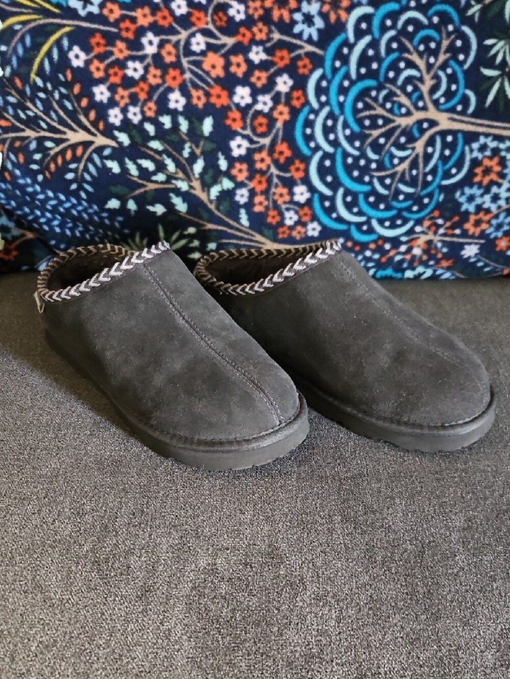 Bearpaw Suede Braided Trim Tabitha Slipper Clogs Charcoal Gray EUC Size 9